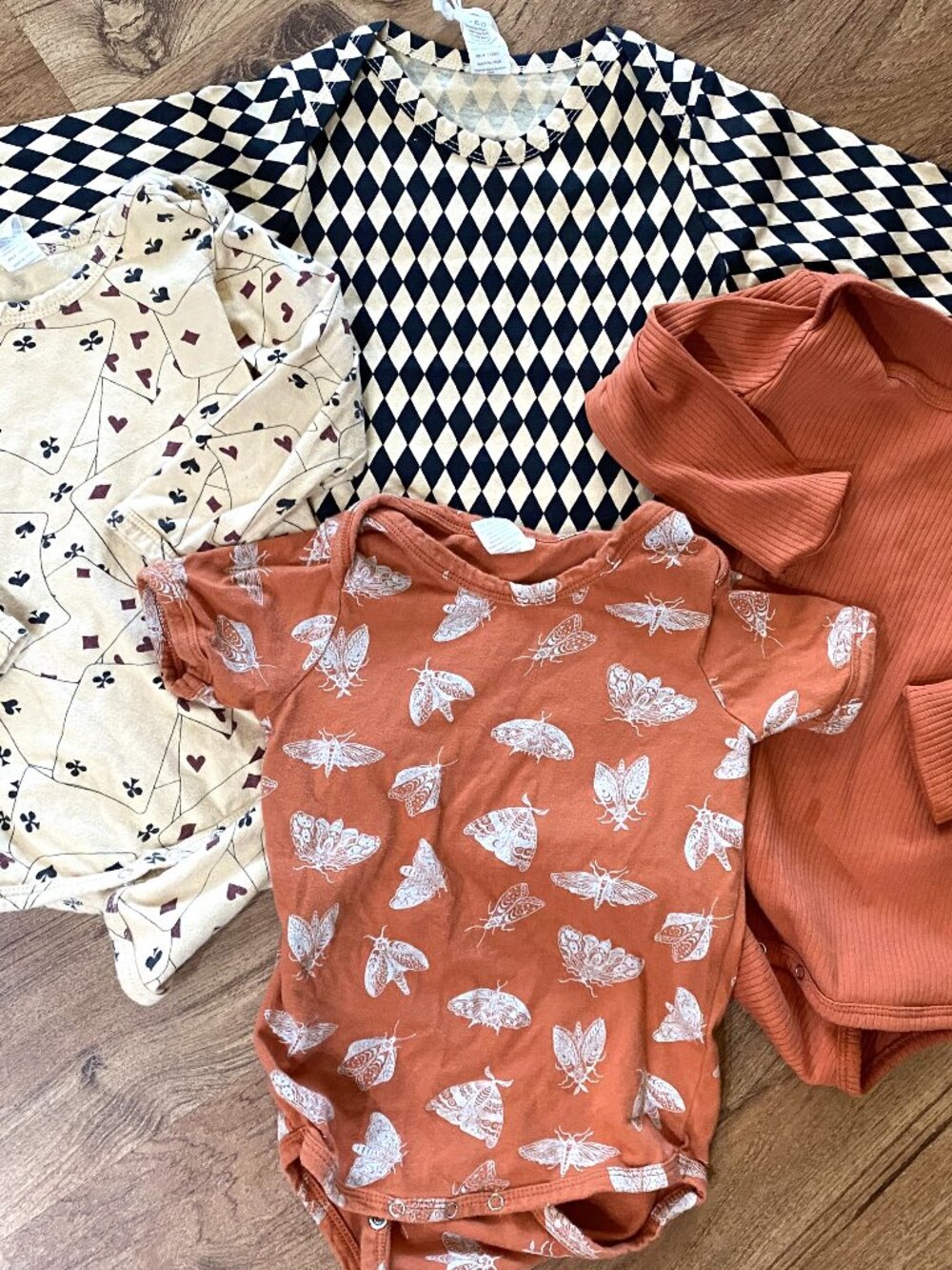 Lot of 4 KATE QUINN Bodysuits-18-24 Months